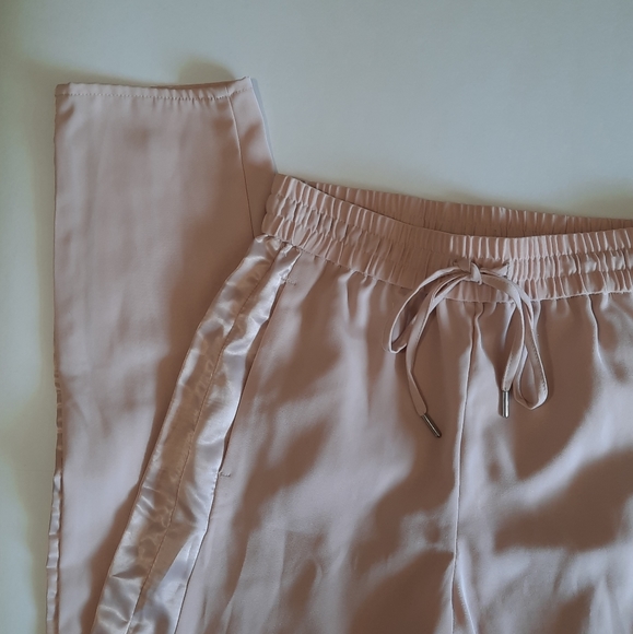 H&M: Light Pink Women's Pants/Trousers with Satin Stripe Details at Sides - Picture 2 of 4